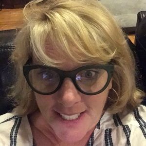 Meet your Posher, Denise